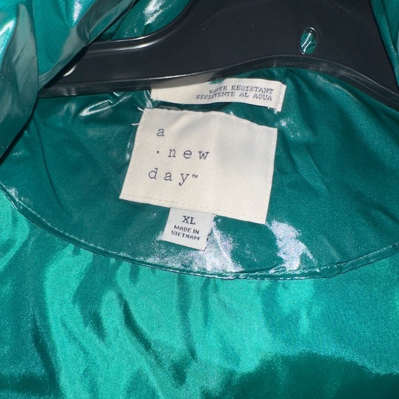 a new day Shiny Emerald Puffer Coat - Picture 4 of 6